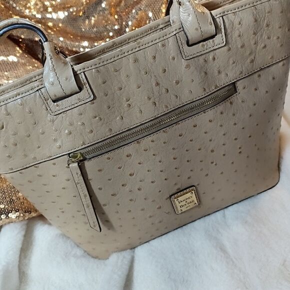 Dooney & Bourke  LEATHER Shoulder Bag PRISTINE condition - Picture 2 of 9